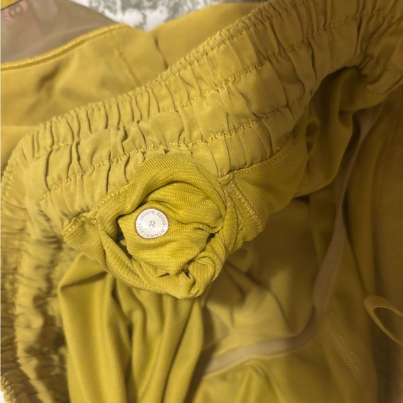 Lululemon sz 8 Hotty Hot Shorts Golden Lime running tennis gym workout fitness - Picture 12 of 16